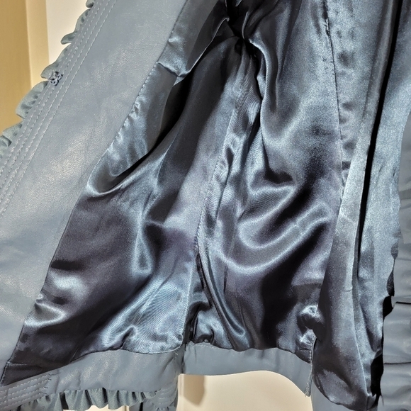 Hot in Hollywood Vegan Blue Faux Leather Jacket Ruffles Size Small - Picture 14 of 16